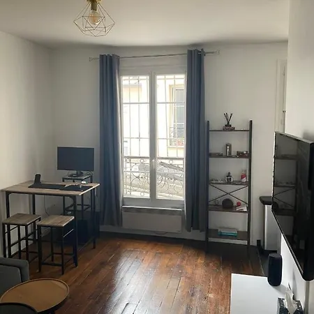 Renovated Near The Buttes Chaumont Paris